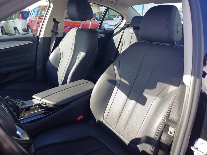 BMW 518 48V BUSINESS AUTO 4 PORTE BERLINA