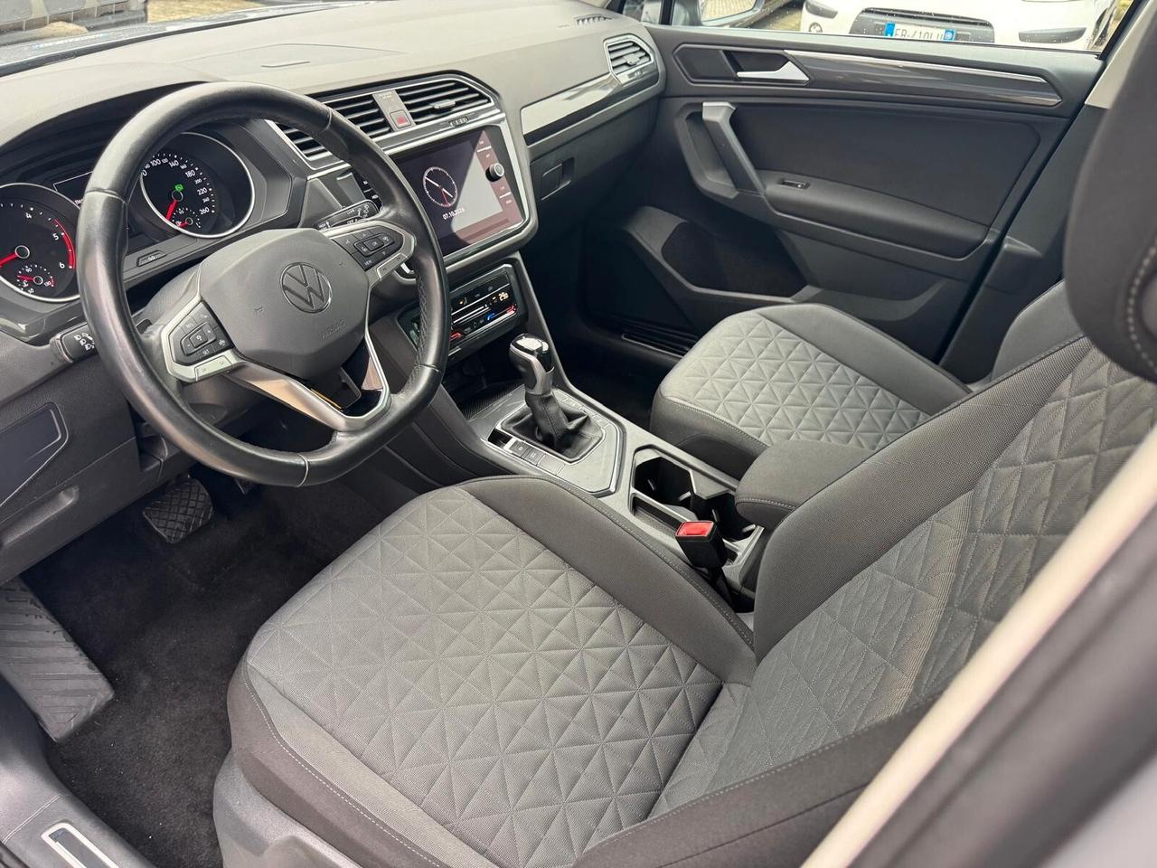 Volkswagen Tiguan 2.0 TDI 150 CV SCR DSG Elegance*EURO6*NAVI*CERCHI