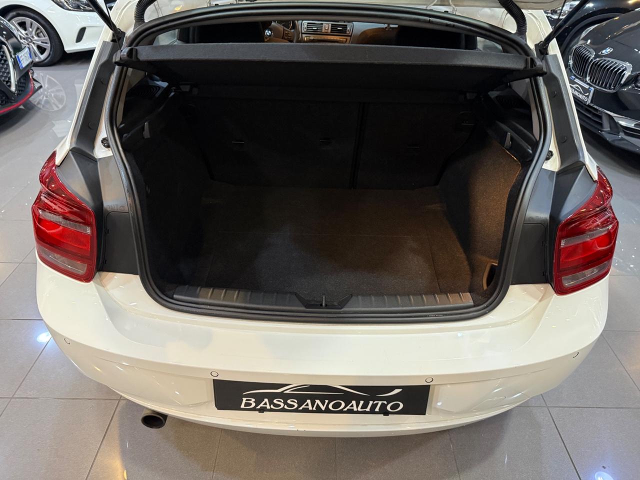 Bmw 116 116i 5p. Urban