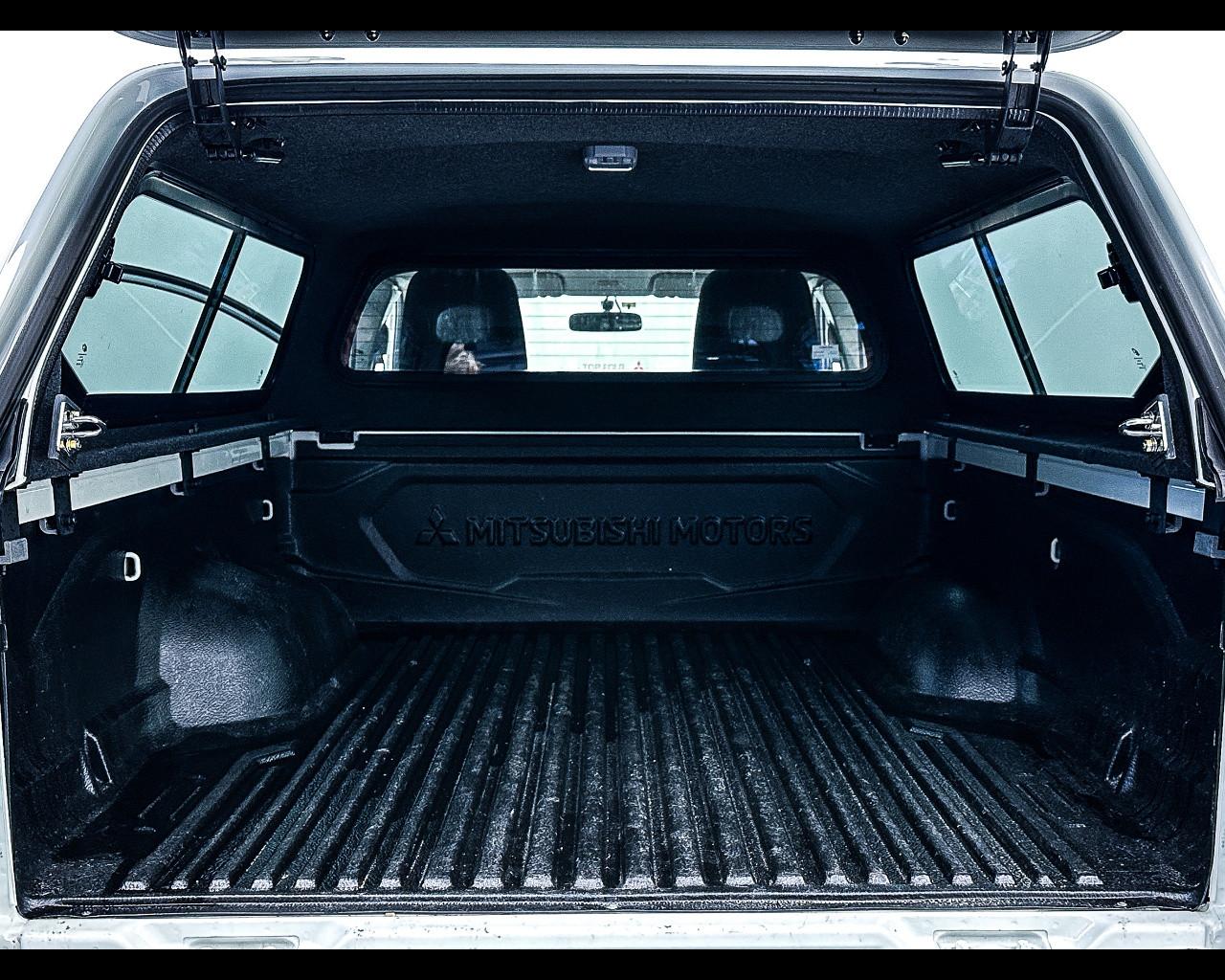 MITSUBISHI L200 2.3 D Club Cab 4x4 Easy Select Invite