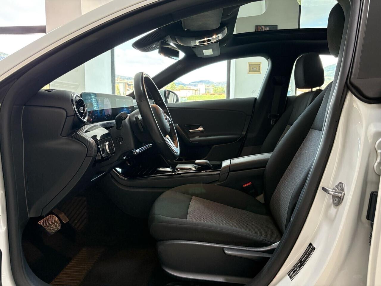 MERCEDES-BENZ CLA 180D SHOOTING BRAKE AUTO TETTO -