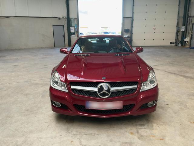 MERCEDES-BENZ SL 500 V8 387CV IN COLOR THULITE RED / INTERNO TABACCO