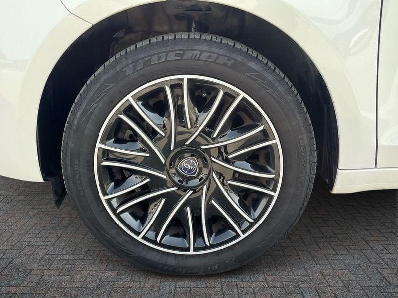 Lancia Ypsilon Ypsilon 1.0 firefly hybrid s&s 70cv