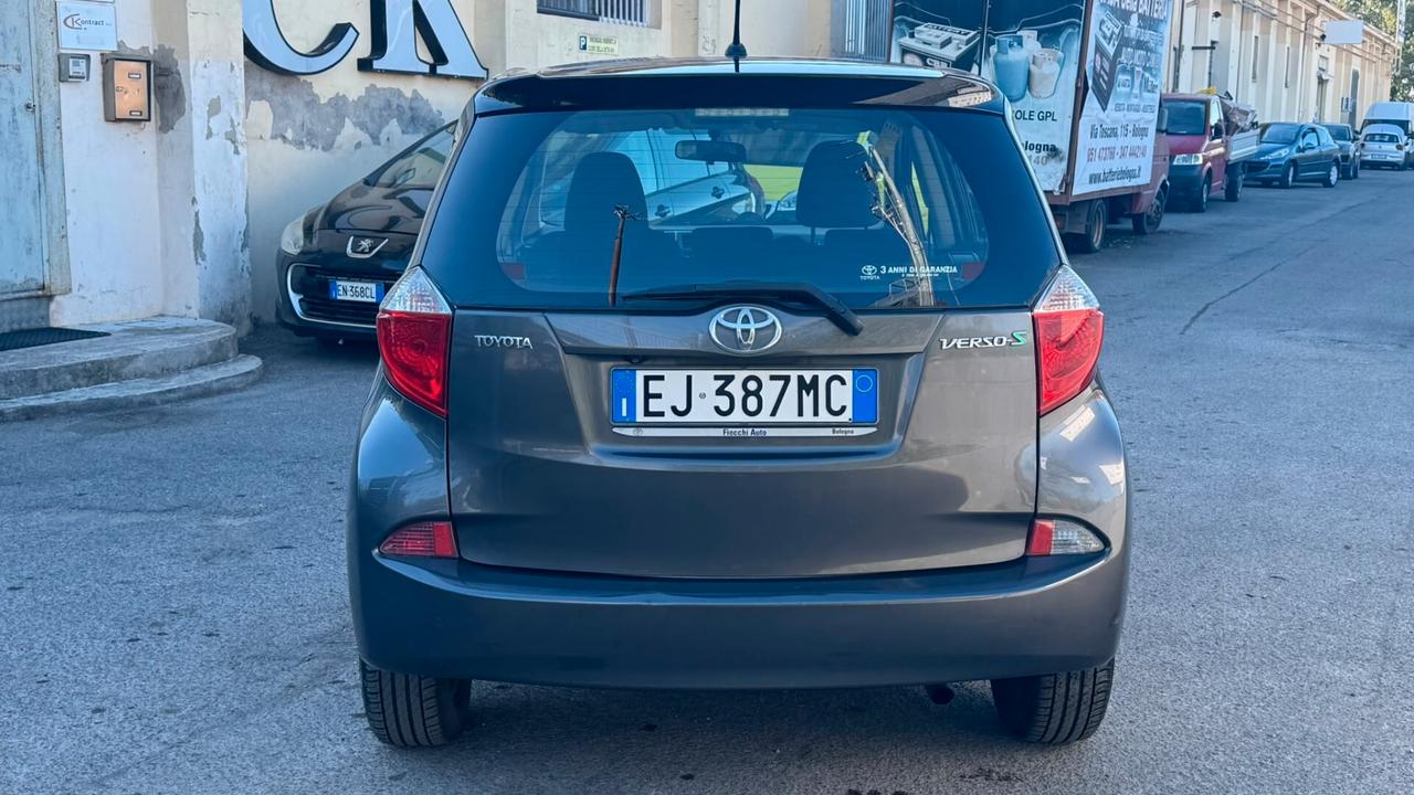 Toyota Verso-S 1.3 MT Active