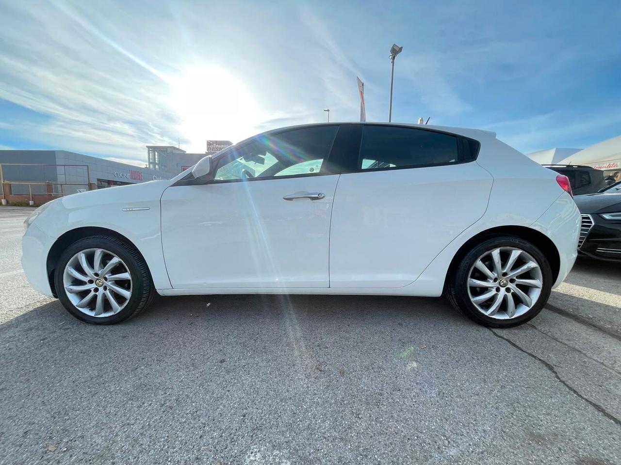 Alfa Romeo Giulietta 1.6 JTDm-2 105 CV Distinctive