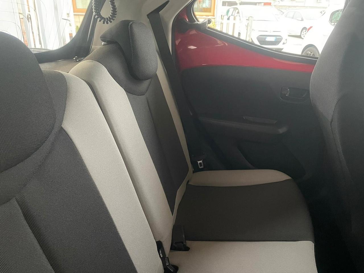 Toyota Aygo 1.0 VVT-i 69 CV 5 porte x-cite