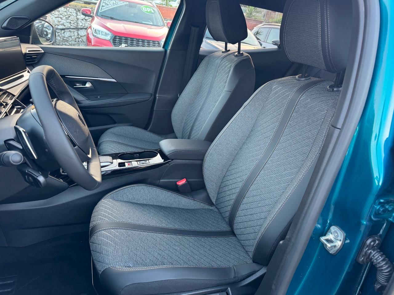 Peugeot 2008 1.2cc PureTech 130cv S&S EAT8 Allure