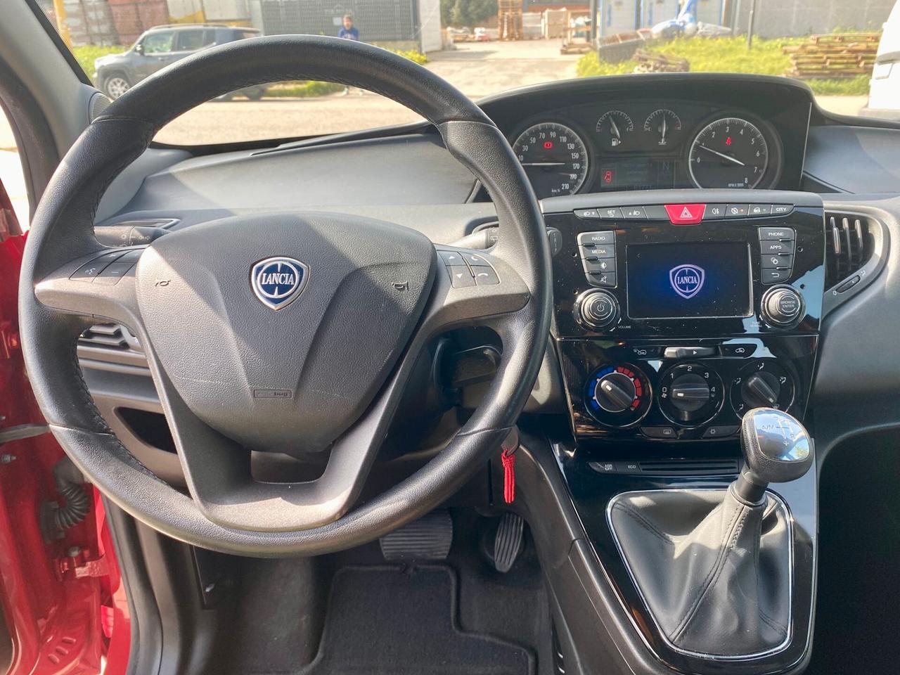 Lancia Ypsilon 0.9 TwinAir 85 CV S&S aut. Silver