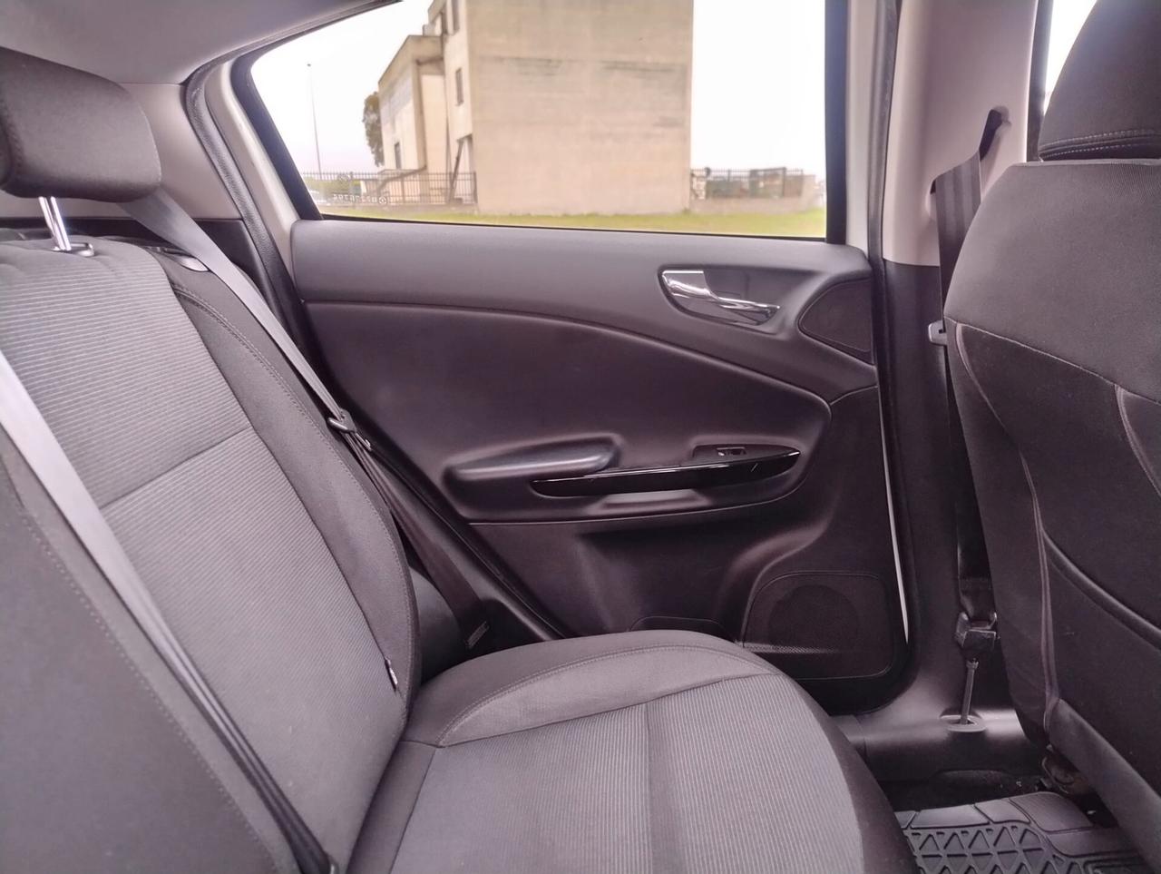 Alfa Romeo Giulietta 1.6 JTDm-2 105 CV Distinctive