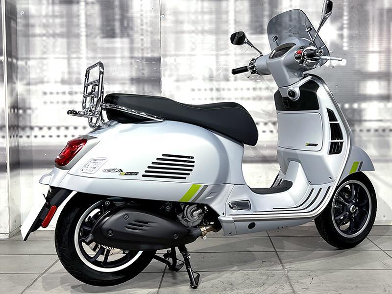 Piaggio Vespa GTS 300 SuperTech HPE
