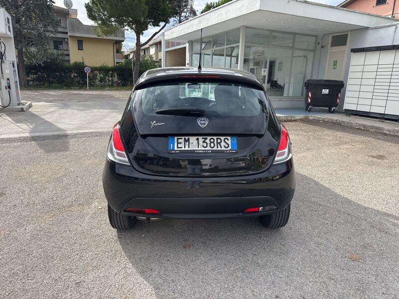 Lancia Ypsilon Ypsilon 1.2 8v Silver s/c.traz.,esp ecochic Gpl 69cv