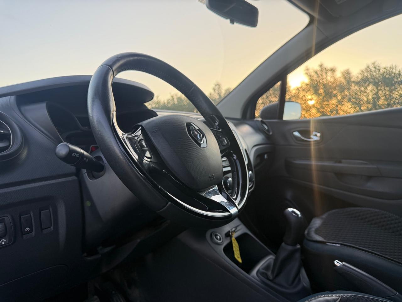 Renault Captur 1.5 Diesel 90CV 12 mesi di garanzia
