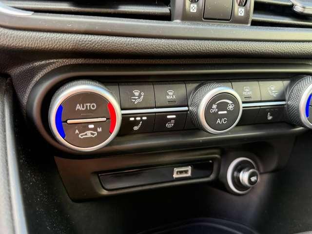 Alfa Romeo Giulia 2.0 t Veloce Q4 280cv auto FULL OPTIONAL/ TAGLIANDI UFFICIALI + 4 GOMME INVERNALI