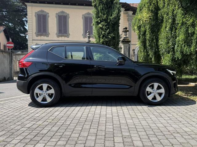 VOLVO XC40 T2 automatico Mod 2023 Car Play