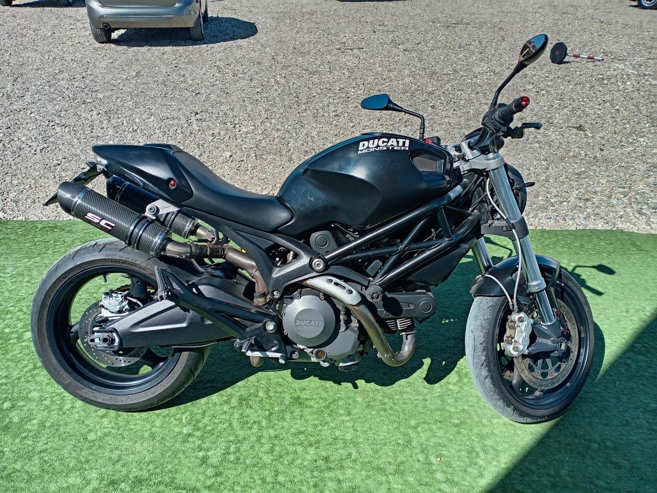 DUCATI MONSTER NAKED