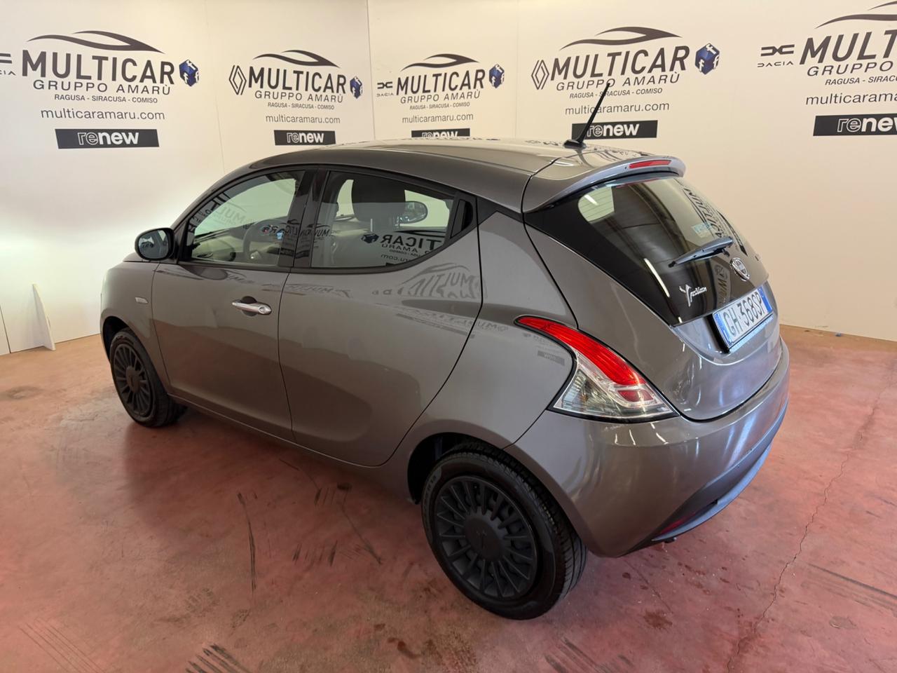 Lancia Ypsilon 1.0 FireFly 5P Hybrid Silver