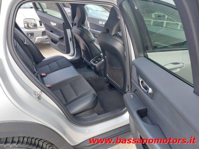 VOLVO V60 Cross Country D4 AWD Geartronic Business Plus