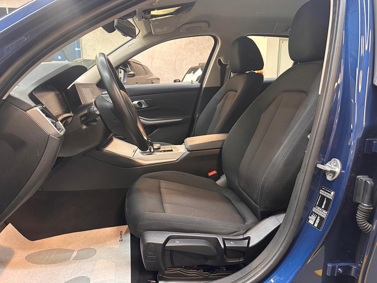 BMW 320 i Touring Business auto * IVA ESPOSTA *