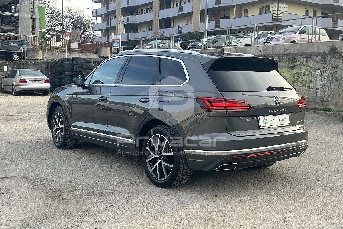 VOLKSWAGEN Touareg 3.0 V6 TSI eHybrid Atmosphere