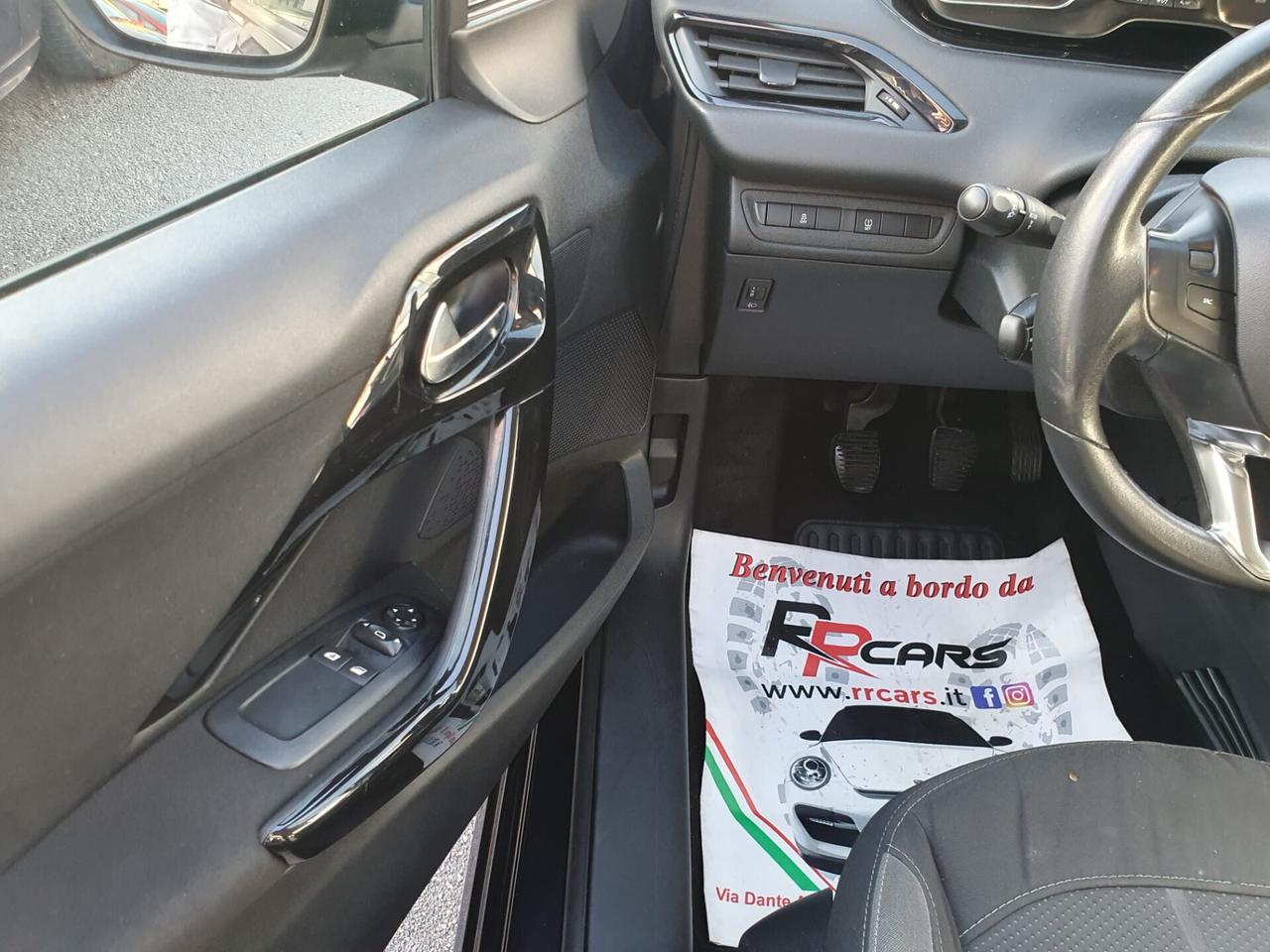 Peugeot 208 PureTech 82 5 porte Allure