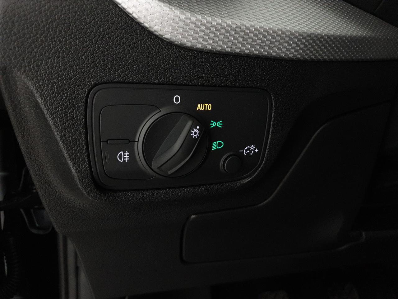 30TFSI 116CV Business Advanced