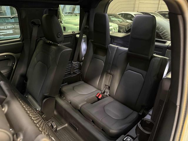 LAND ROVER Defender 110 3.0D I6 AWD Auto X-Dynamic HSE *GARANZIA 2030*
