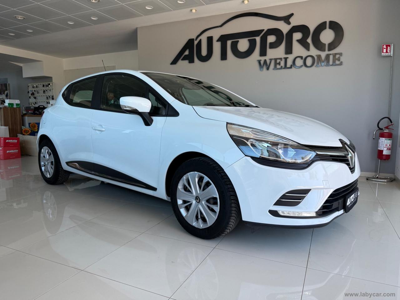 RENAULT Clio dCi 8V 75CV 5p. Moschino Zen