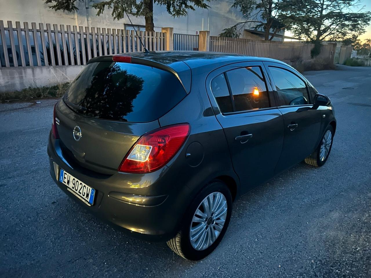Opel Corsa 1.2 5 porte Edition GPL