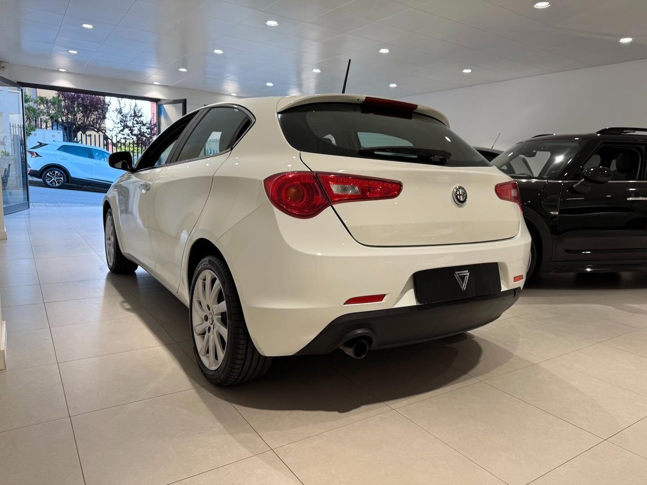 Alfa Romeo Giulietta 1.6 JTDm-2 105 CV Distinctive