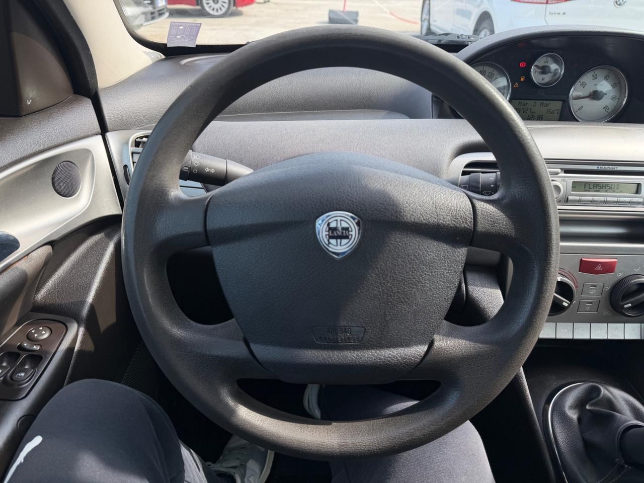 Lancia Ypsilon 1.3 MJT 75 CV Oro Giallo/108.000KM