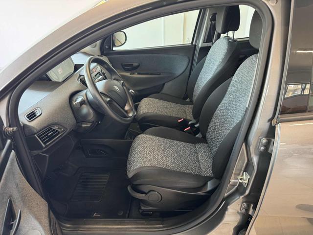 LANCIA Ypsilon 1.0 FireFly 5 porte S&S Hybrid Ecochic Silver
