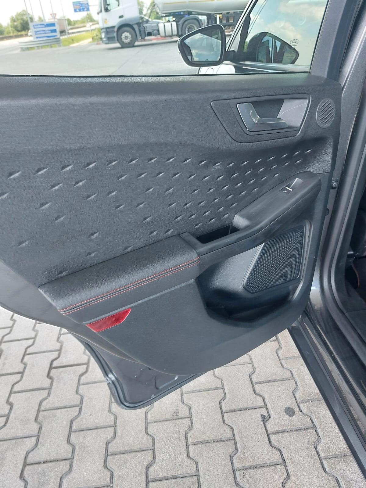 Ford Kuga 2.5 Plug In Hybrid 225 CV CVT 2WD ST-Line X