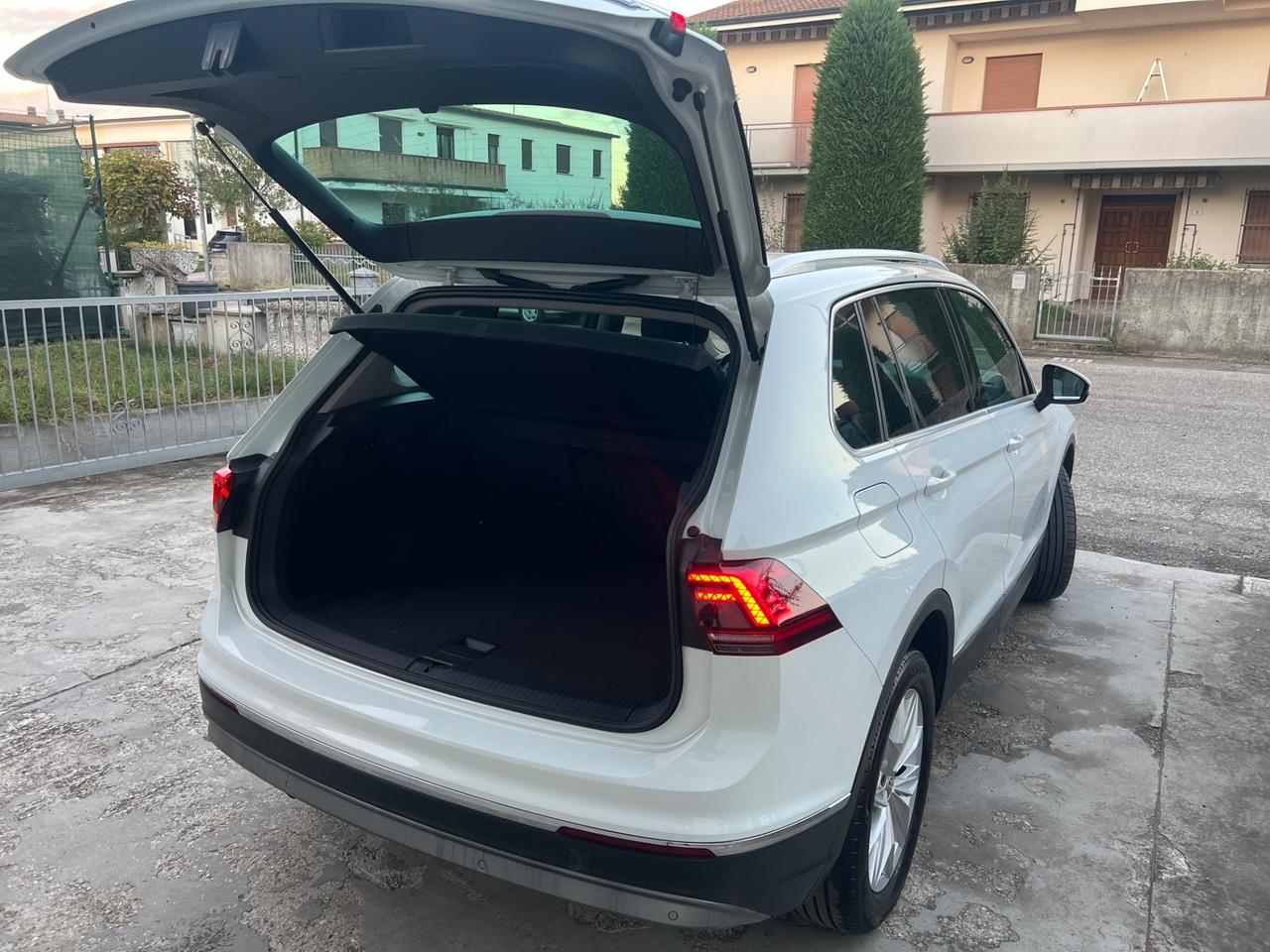 Volkswagen Tiguan 2.0 TDI DSG 4MOTION FULL OPT
