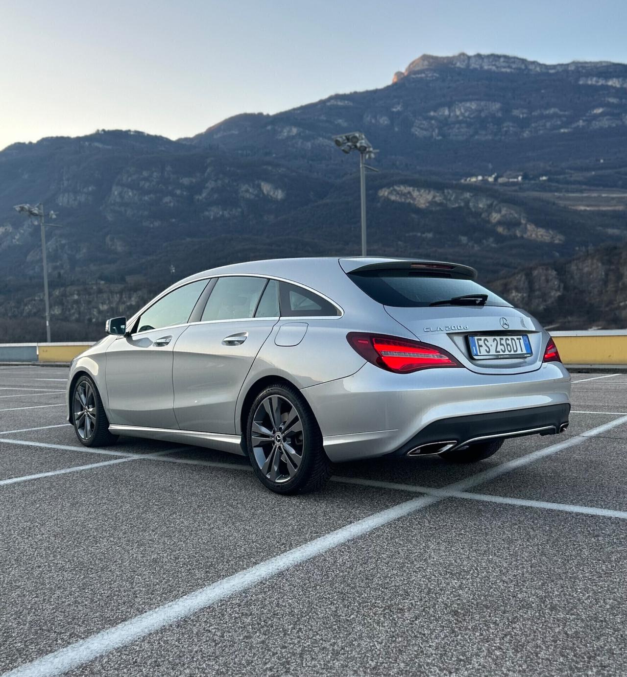 Mercedes CLA 200d Premium AMG Shootting Brake