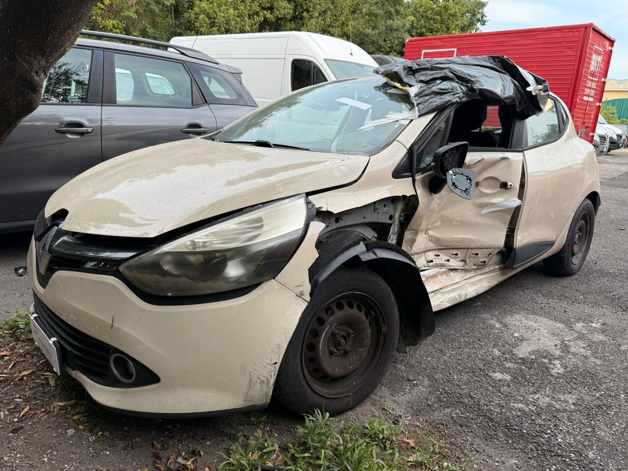 Renault Clio 1.5 Dci Incidentata