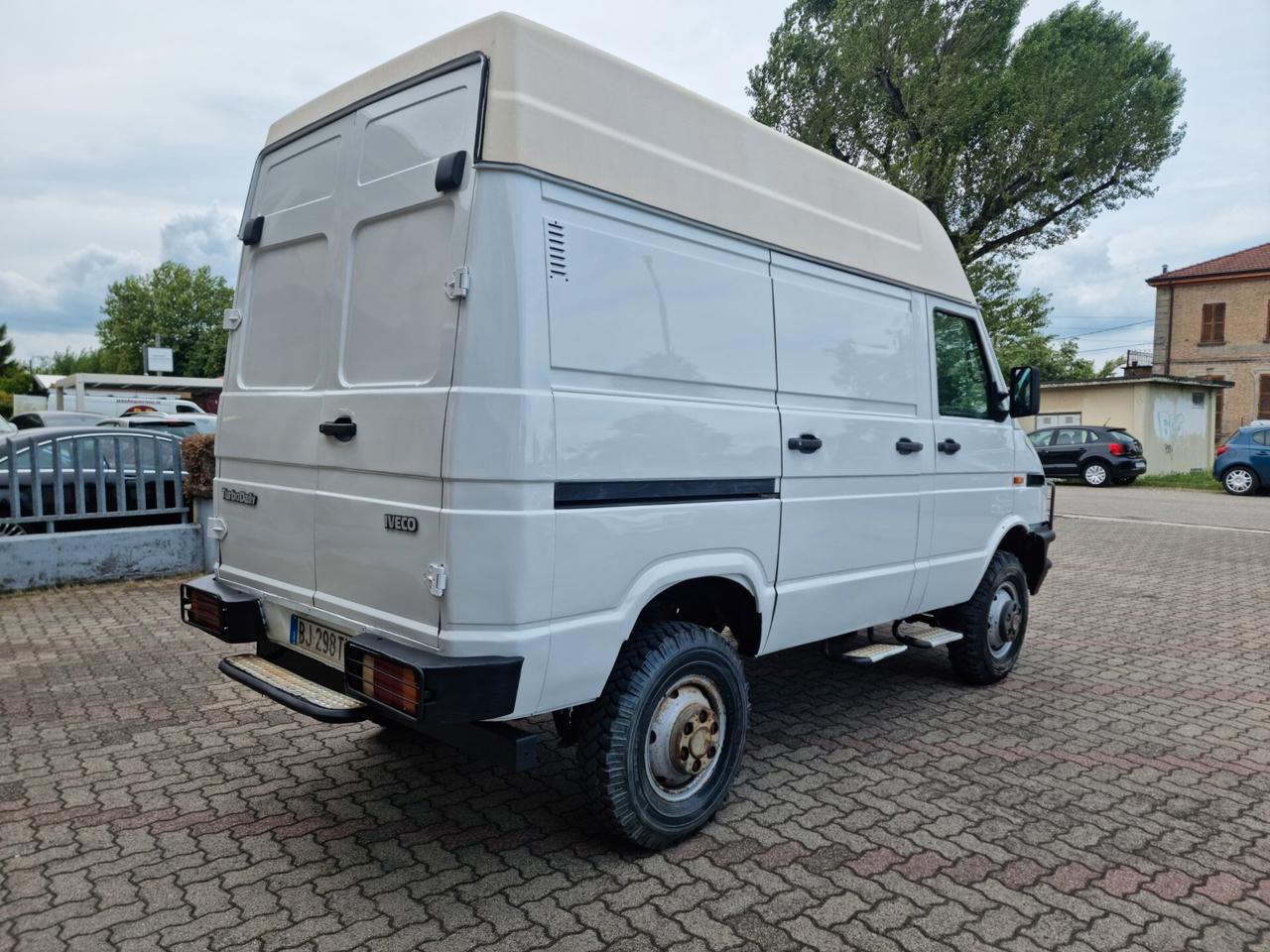 IVECO TURBO DAILY 4X4 2.8TD 35