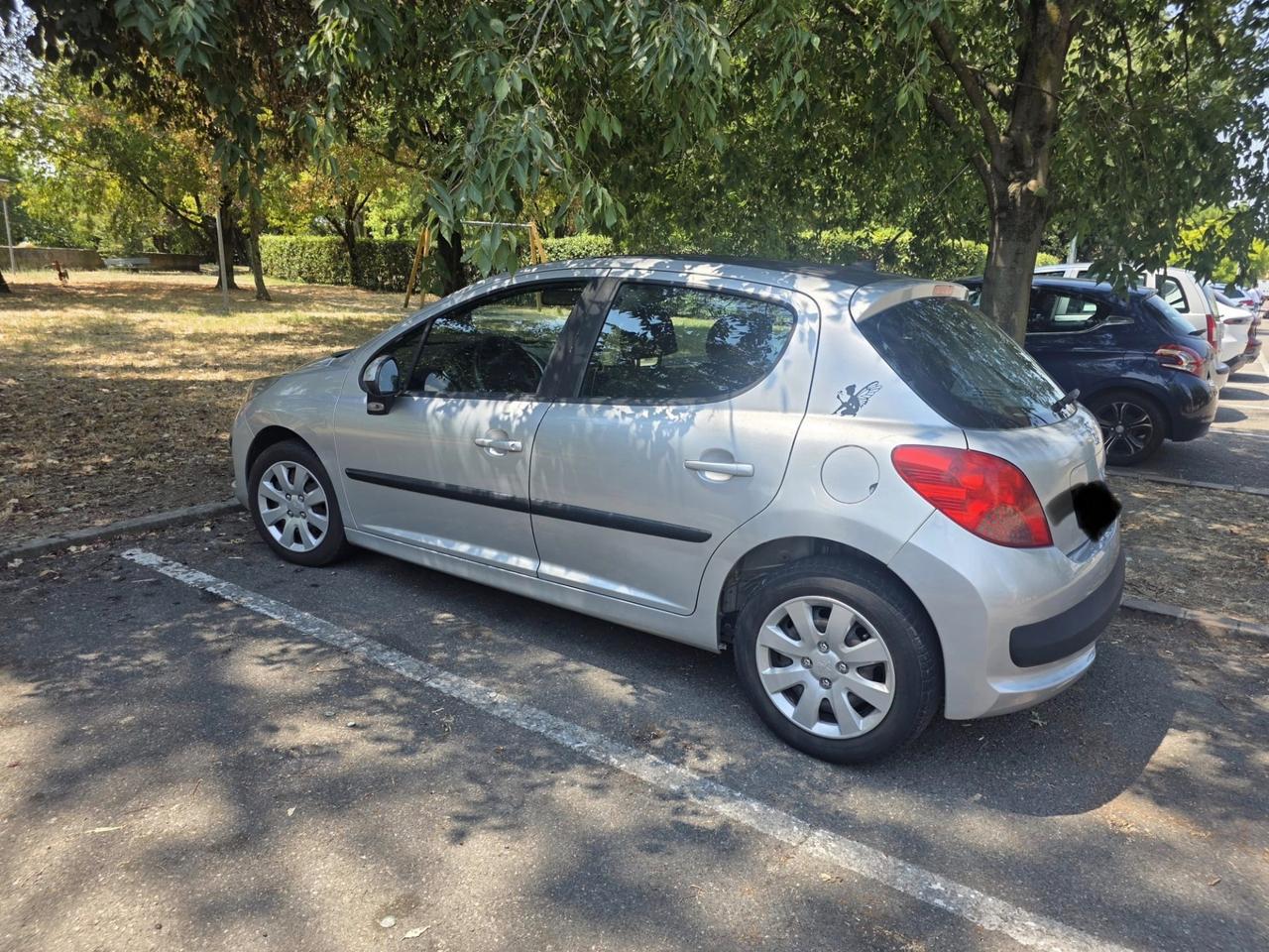 Peugeot 207 1.4 8V 75CV 5p. ONE Line