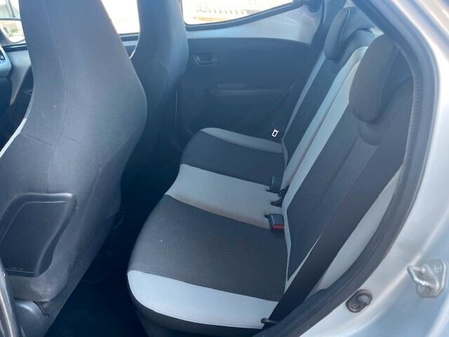 Toyota Aygo 1.0 VVT-i 69 CV 5 porte x-play