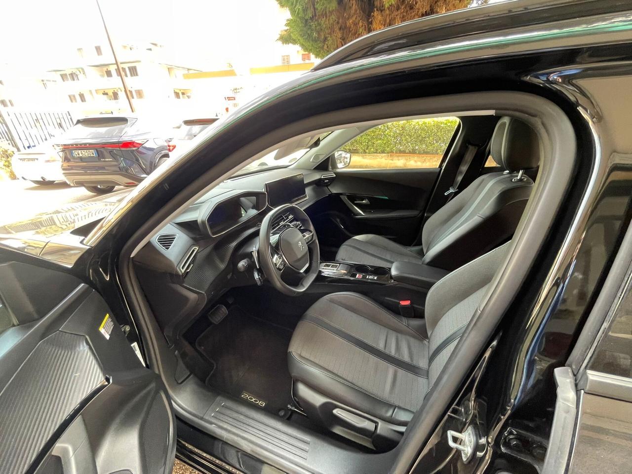 Peugeot 2008 BlueHDi 130 S&S EAT8 Allure