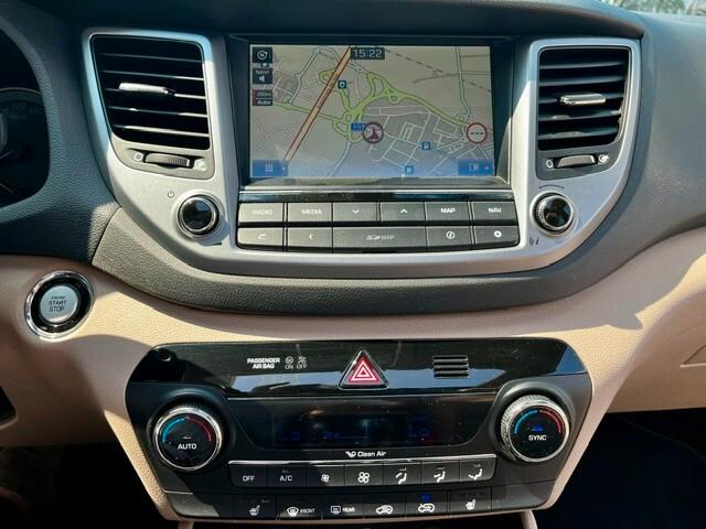 Hyundai TUCSON 1.7 crdi Xpossible 2wd 115cv " TETTO / NAVI / TELECAMERA/....