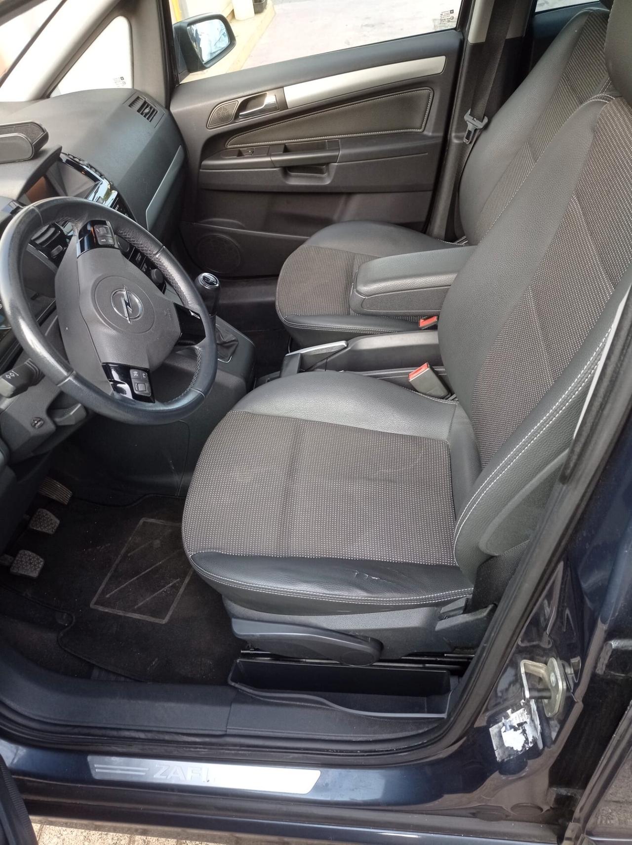 Opel Zafira 1.6 16V VVT Enjoy