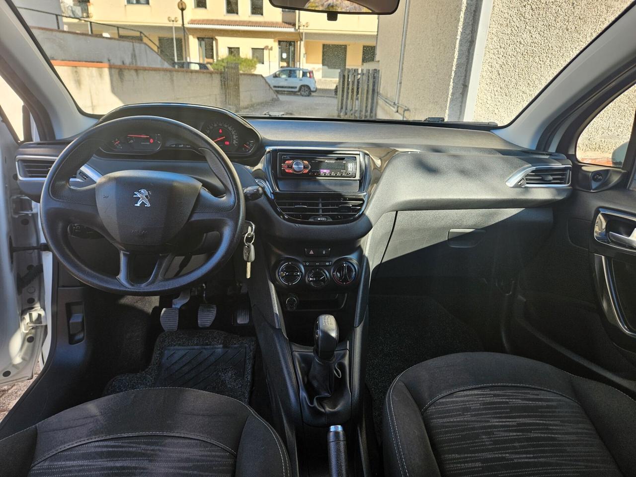 Peugeot 208 1.2 VTi 82 CV 5 porte OK NEOPATENTATI