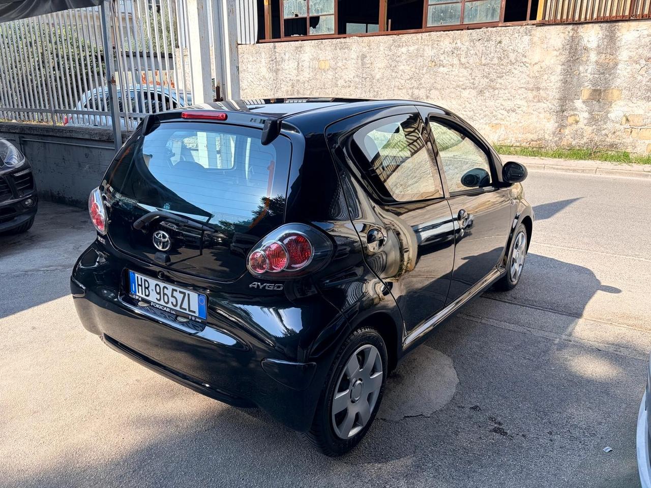 TOYOTA AYGO 1.0 68CV CAMBIO AUTOMATICO 2010