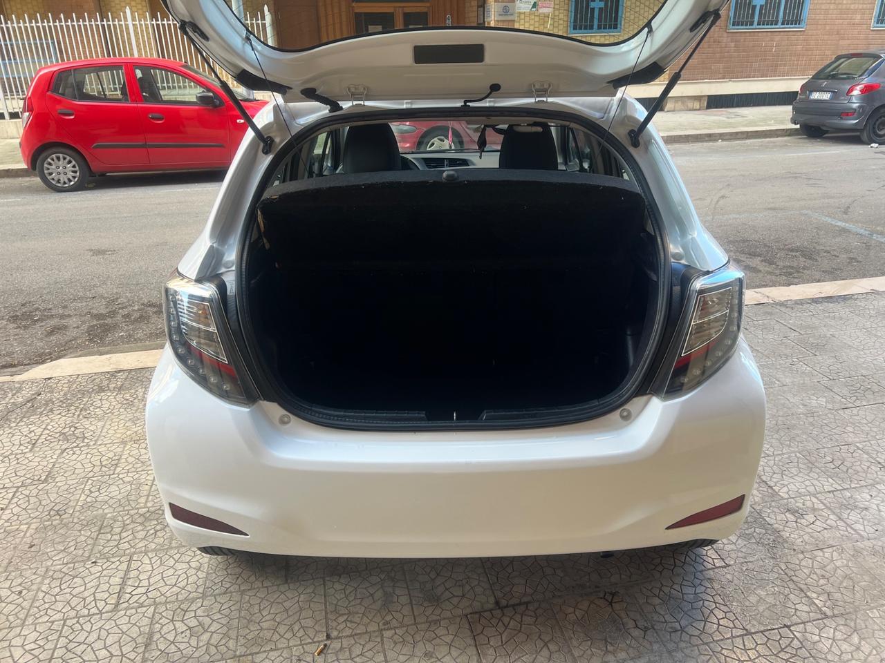 Toyota Yaris 1.0 5 porte Lounge