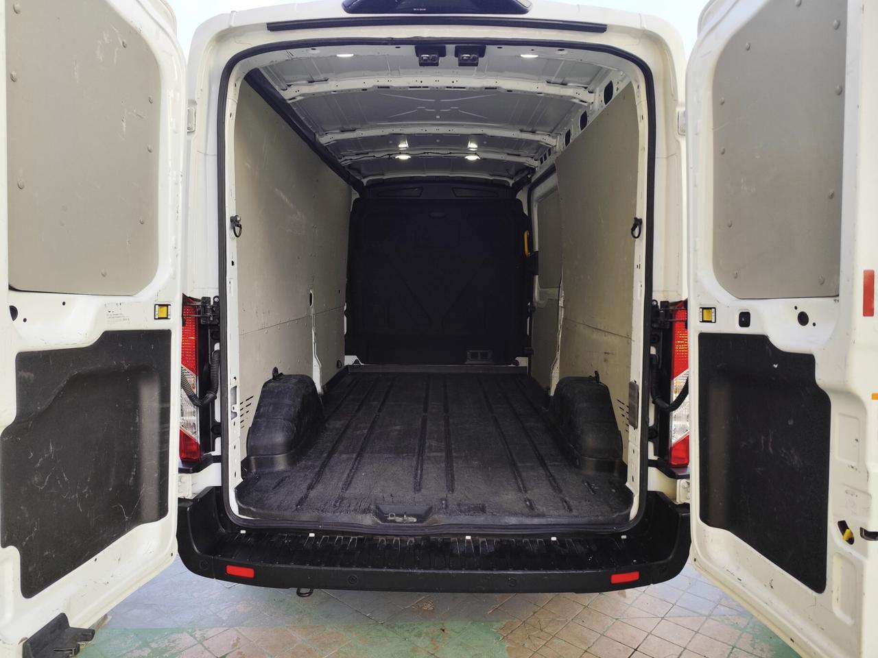 Ford Transit 350 L2H2 Trend 2.0 Eco MHEV 130 HYBRID