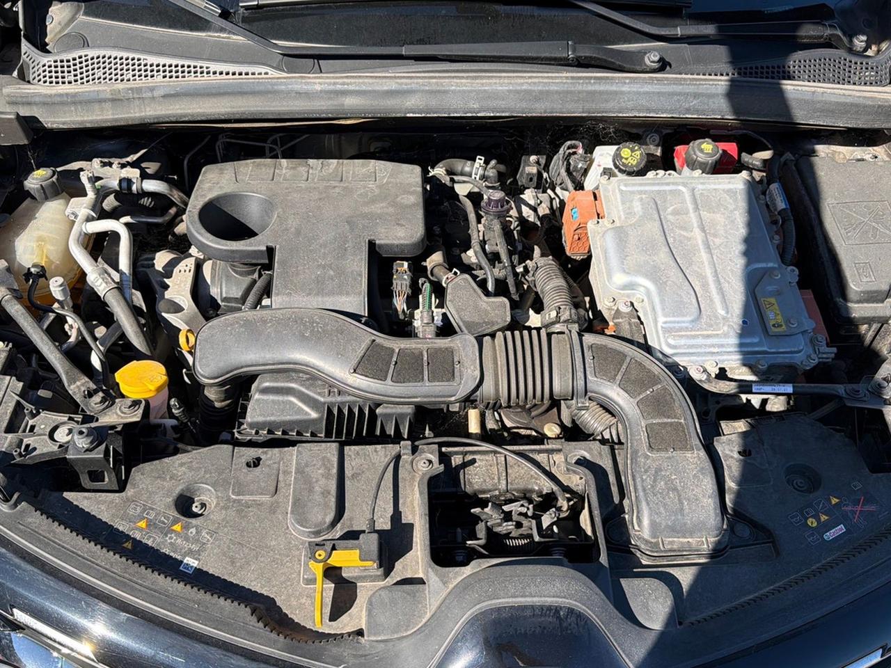 Renault Captur 1.6 e-tech hybrid rs line 145cv auto