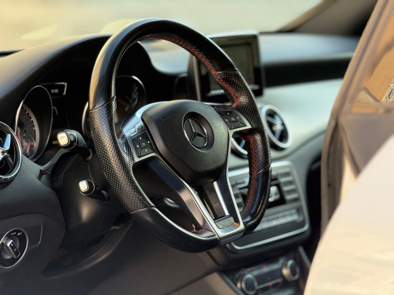 Mercedes-benz CLA 220CDI Automatic PremiumAMG 170 CV LED