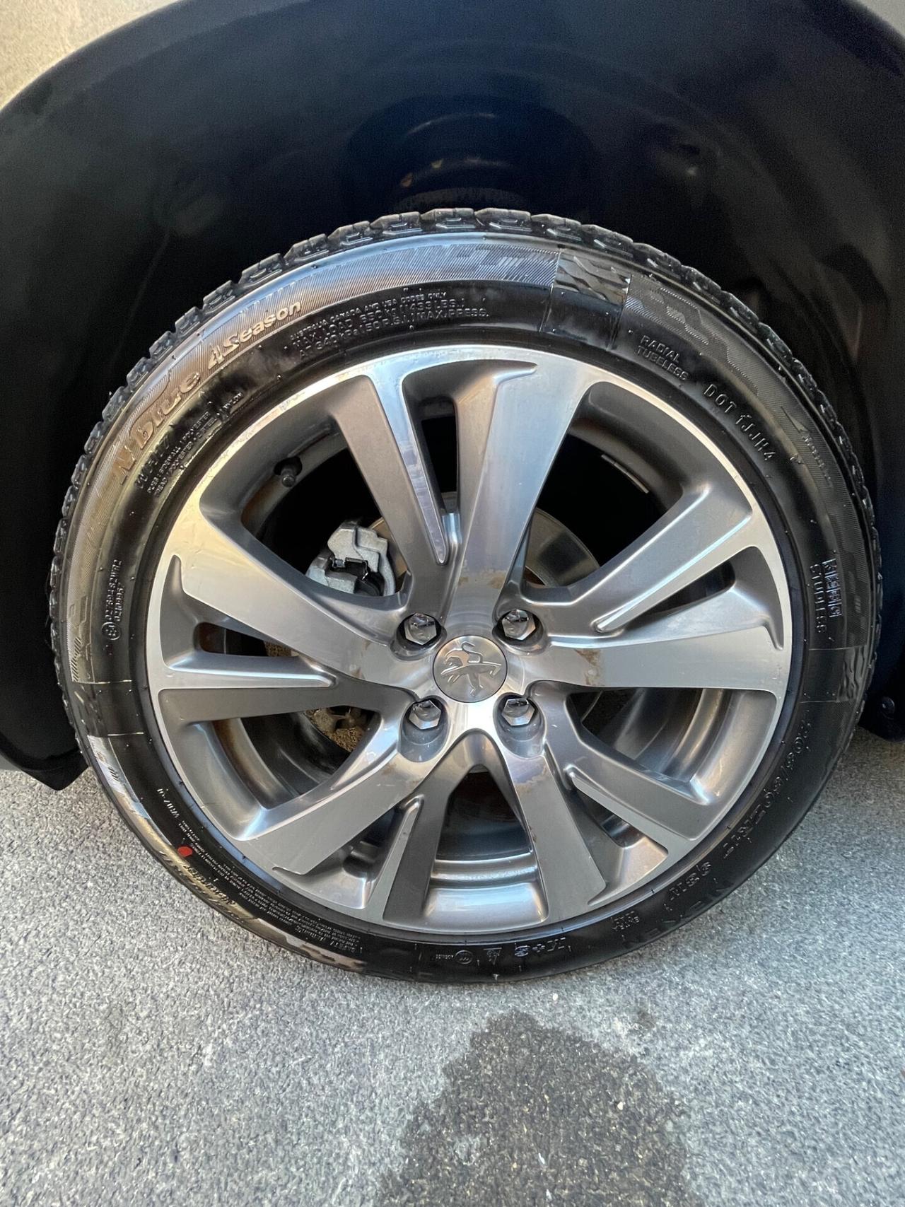 Peugeot 2008 BlueHDi 100 Allure