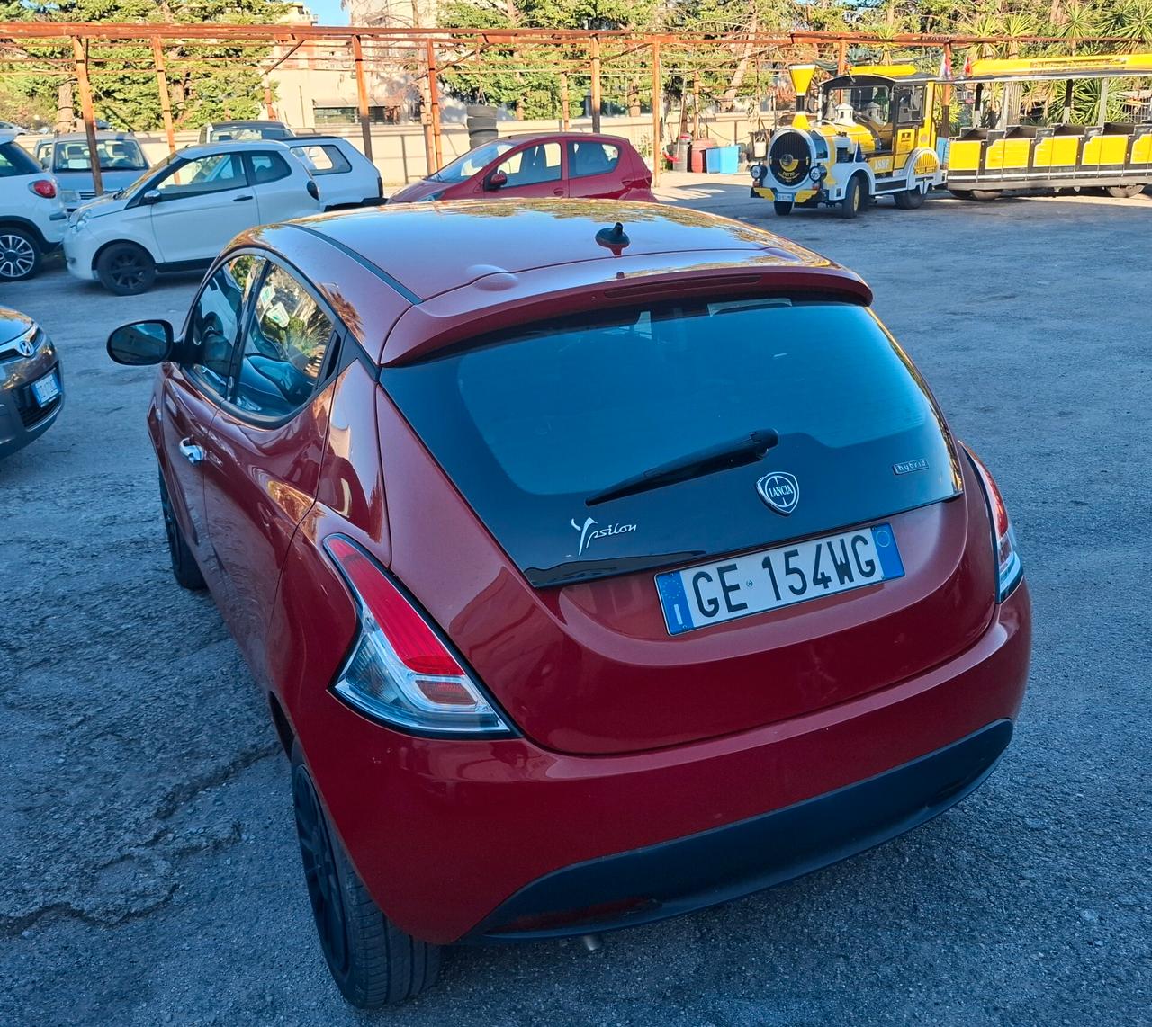 Lancia Ypsilon 1.0 FireFly 5 porte S&S Hybrid Ecochic Silver
