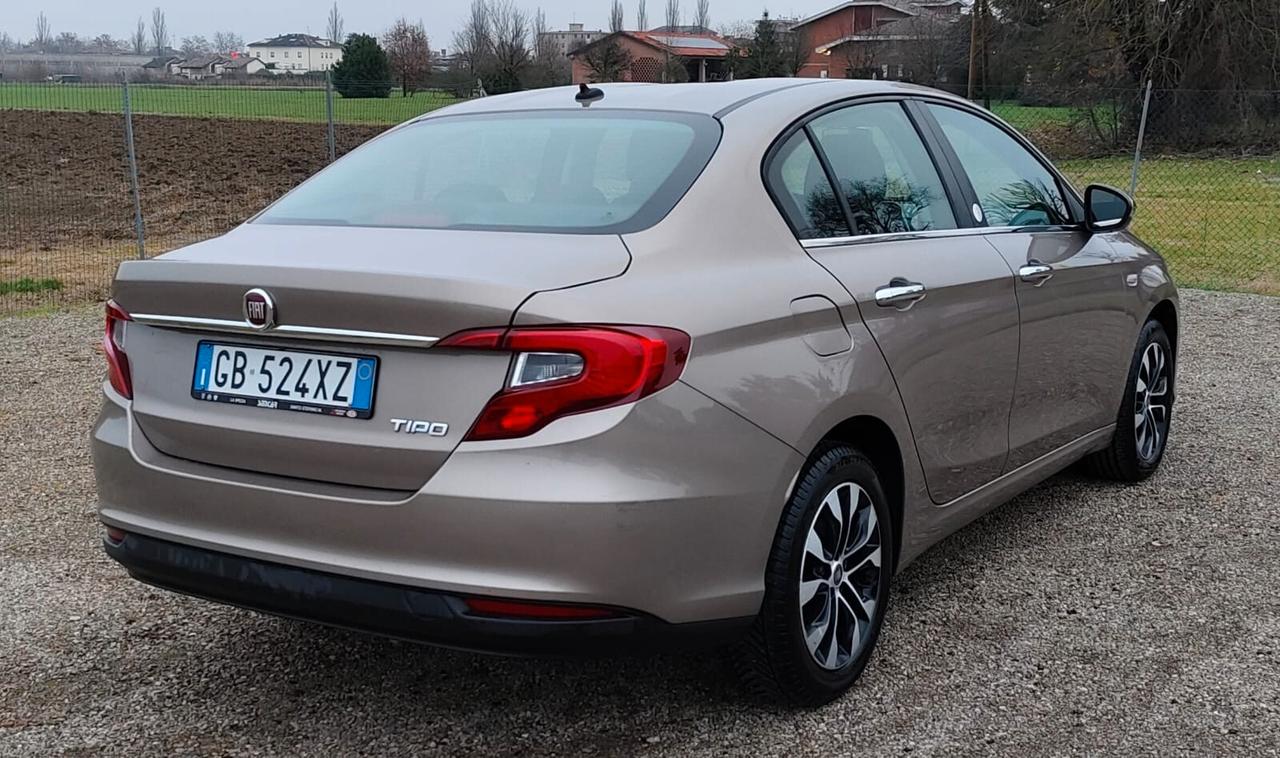 Fiat Tipo 1.0 4 porte